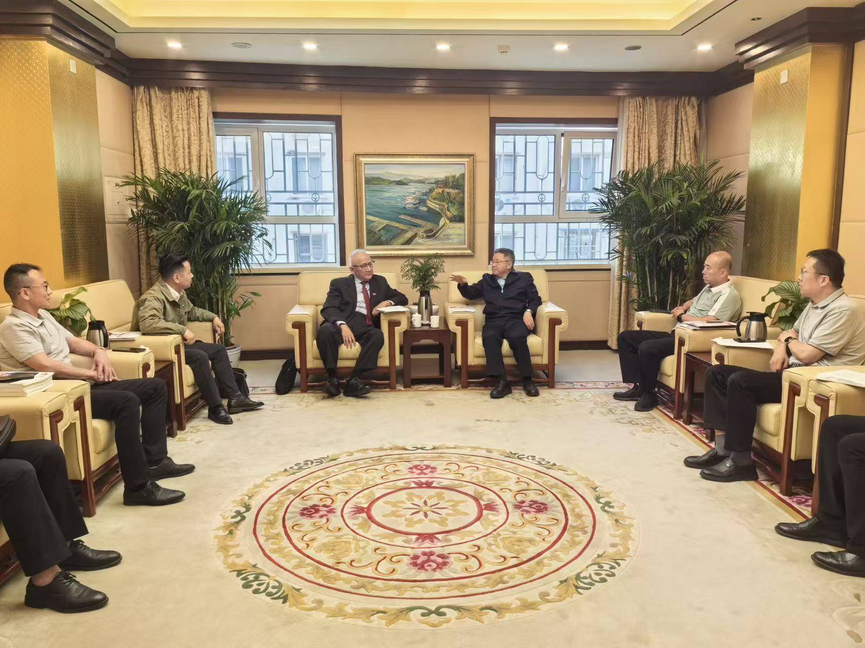 杨毅周在京接见共工新闻社代表团 共话国际传播新篇章
